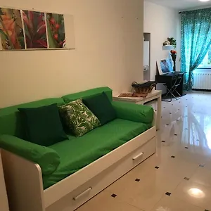 chez-christine-la-petite.hotelitalianriviera.com/
